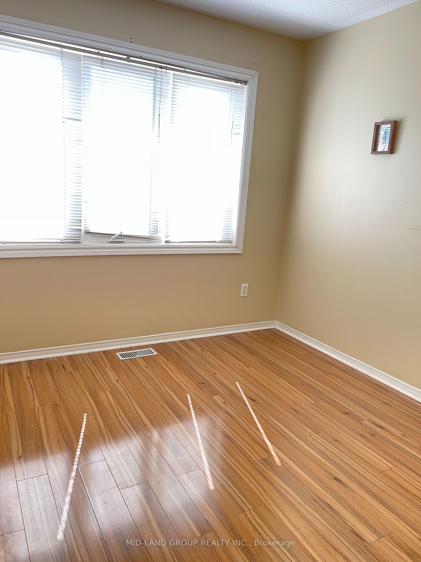 18 Clark Ave W, #31