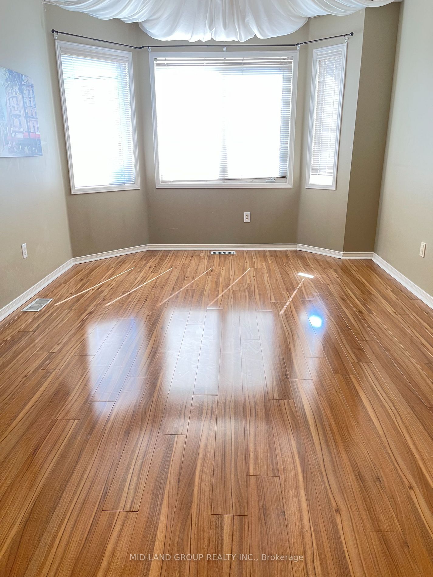 18 Clark Ave W, #31
