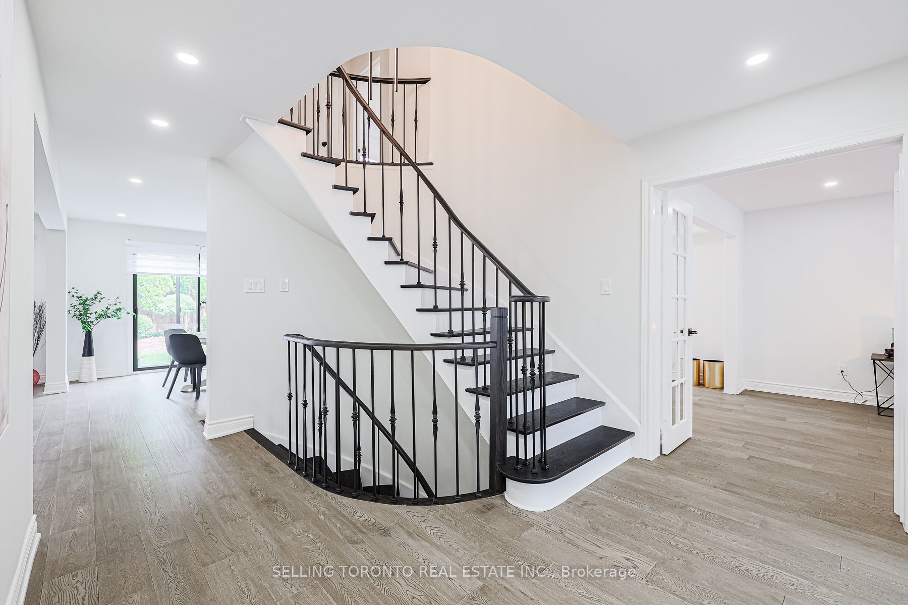 320 Savage Rd
