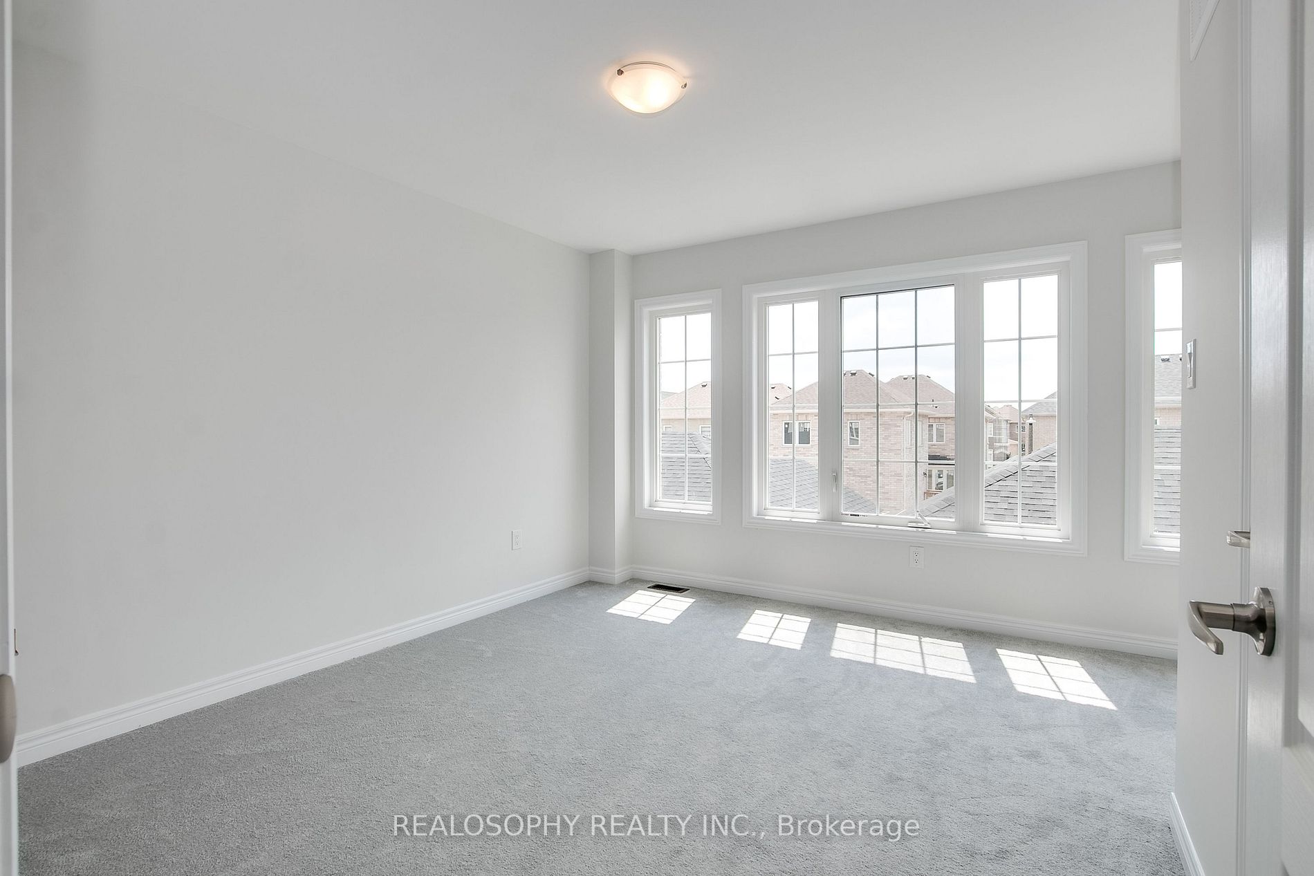 561 Whites Hill Ave