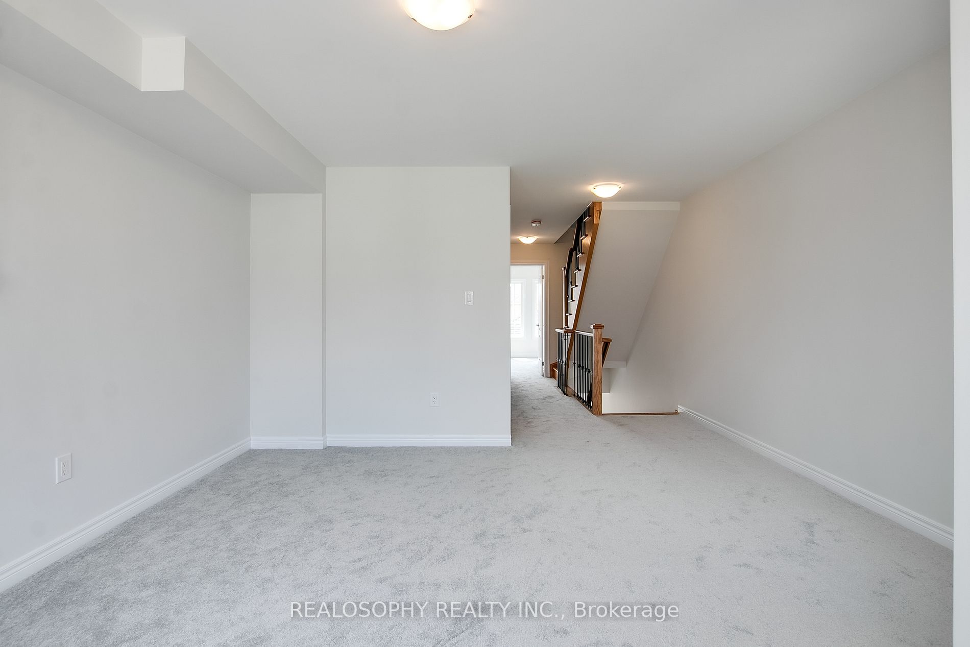 561 Whites Hill Ave