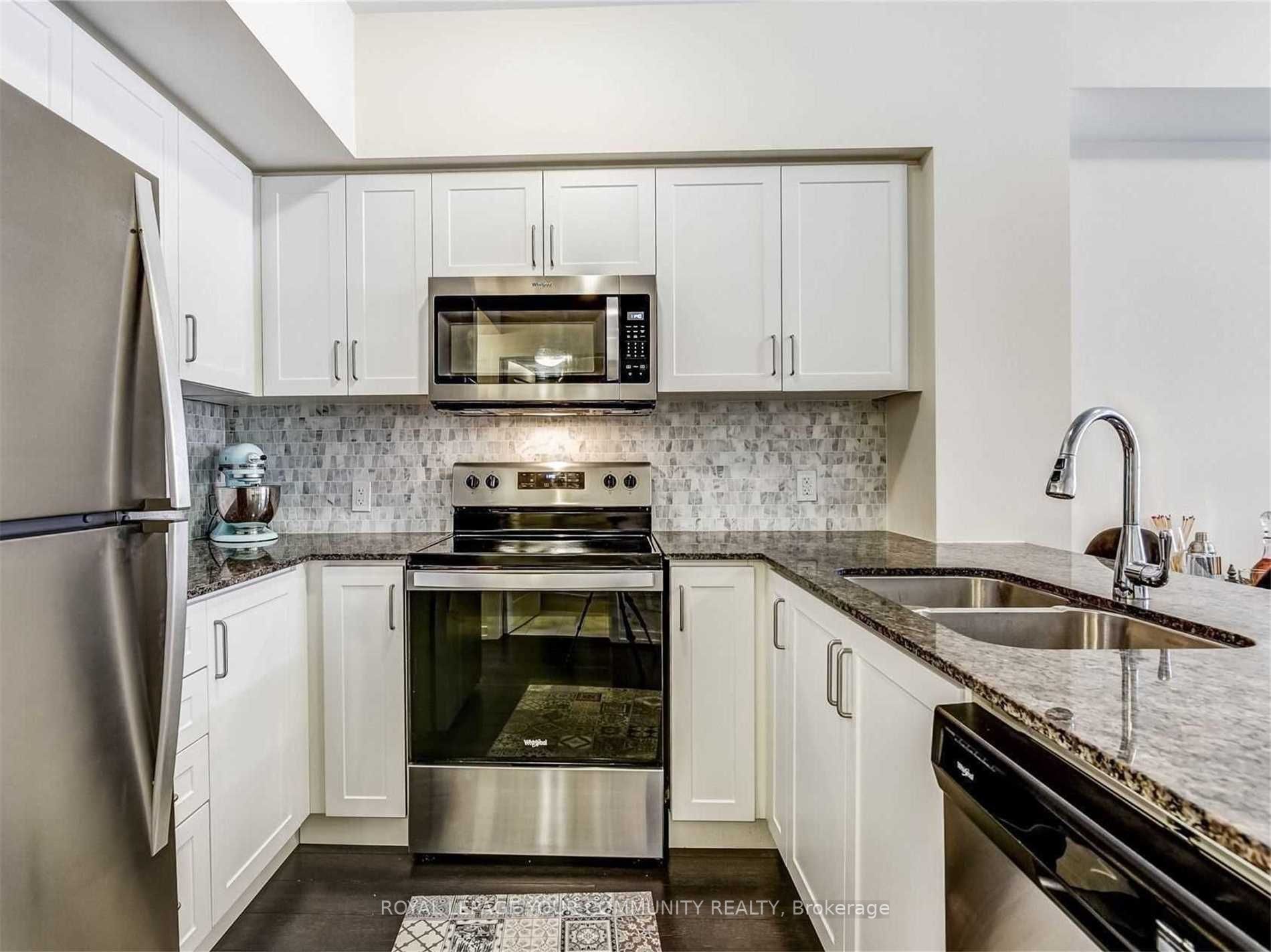 2 Linsmore Place, #208