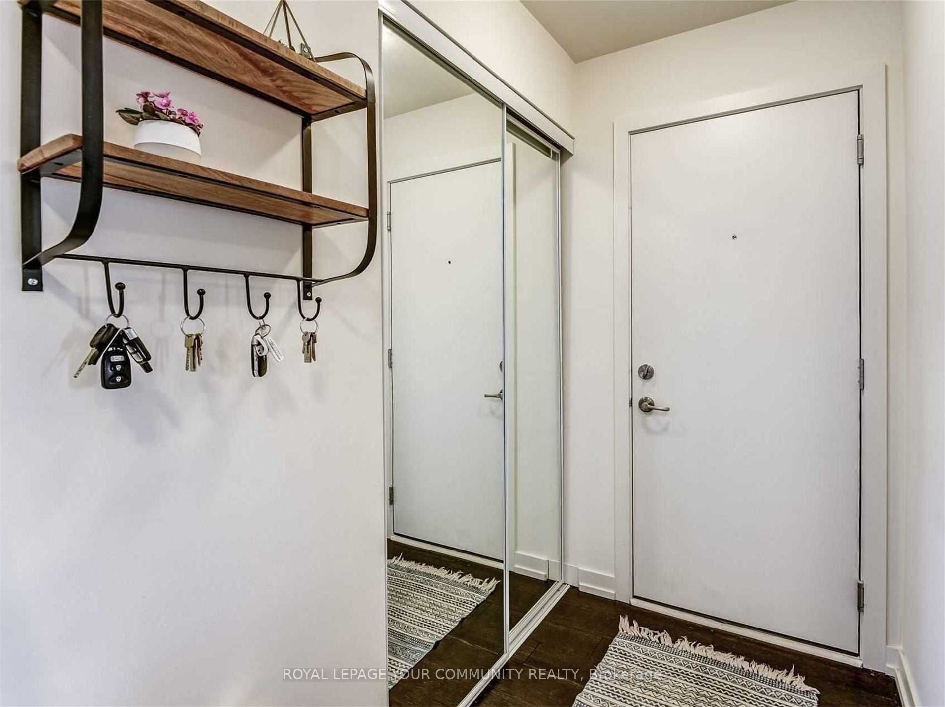 2 Linsmore Place, #208