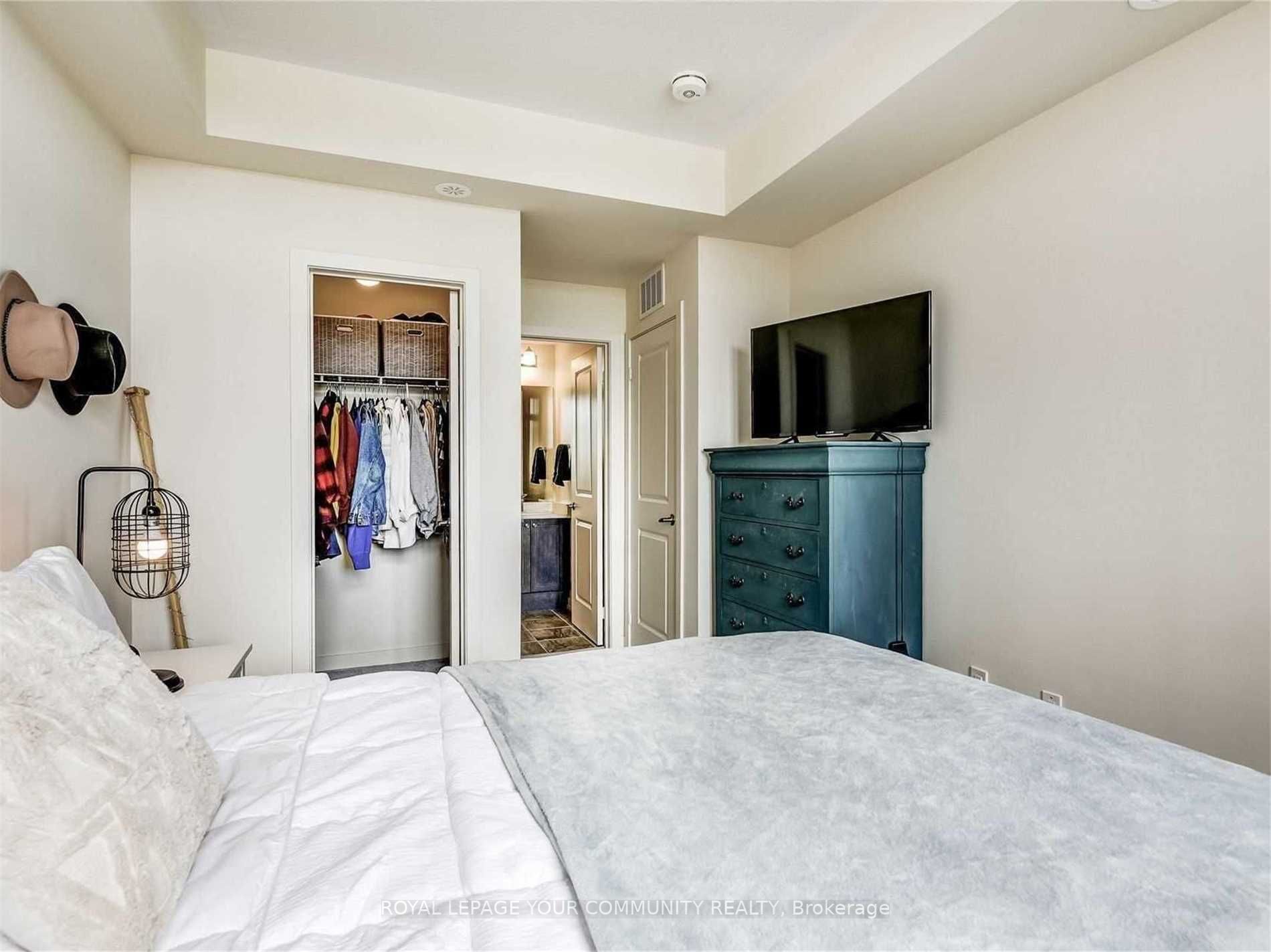 2 Linsmore Place, #208