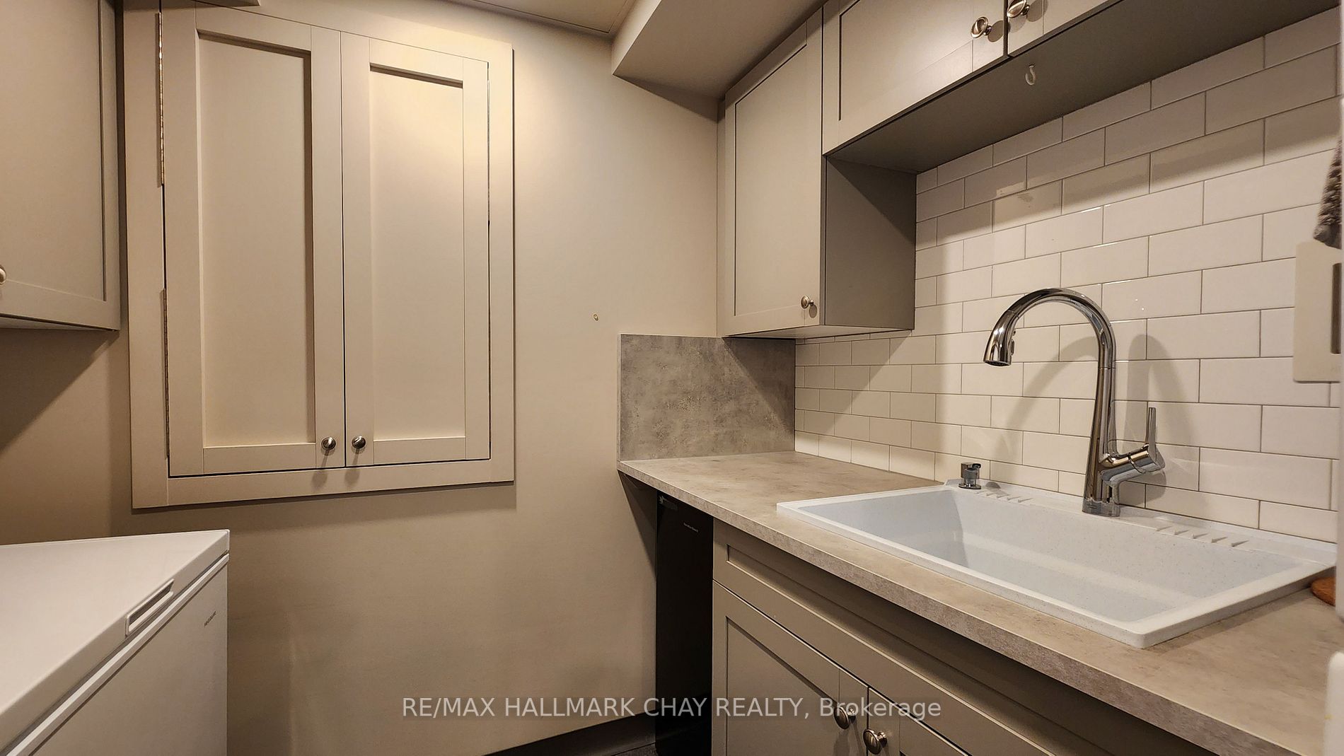 126 Banting Cres
