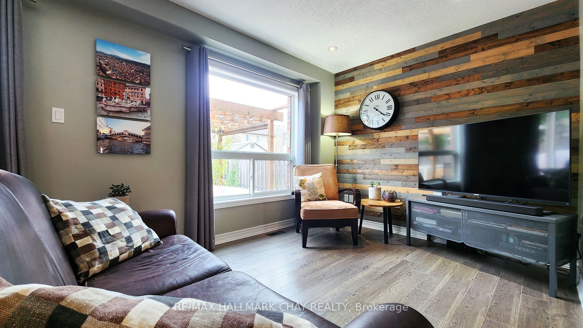 126 Banting Cres
