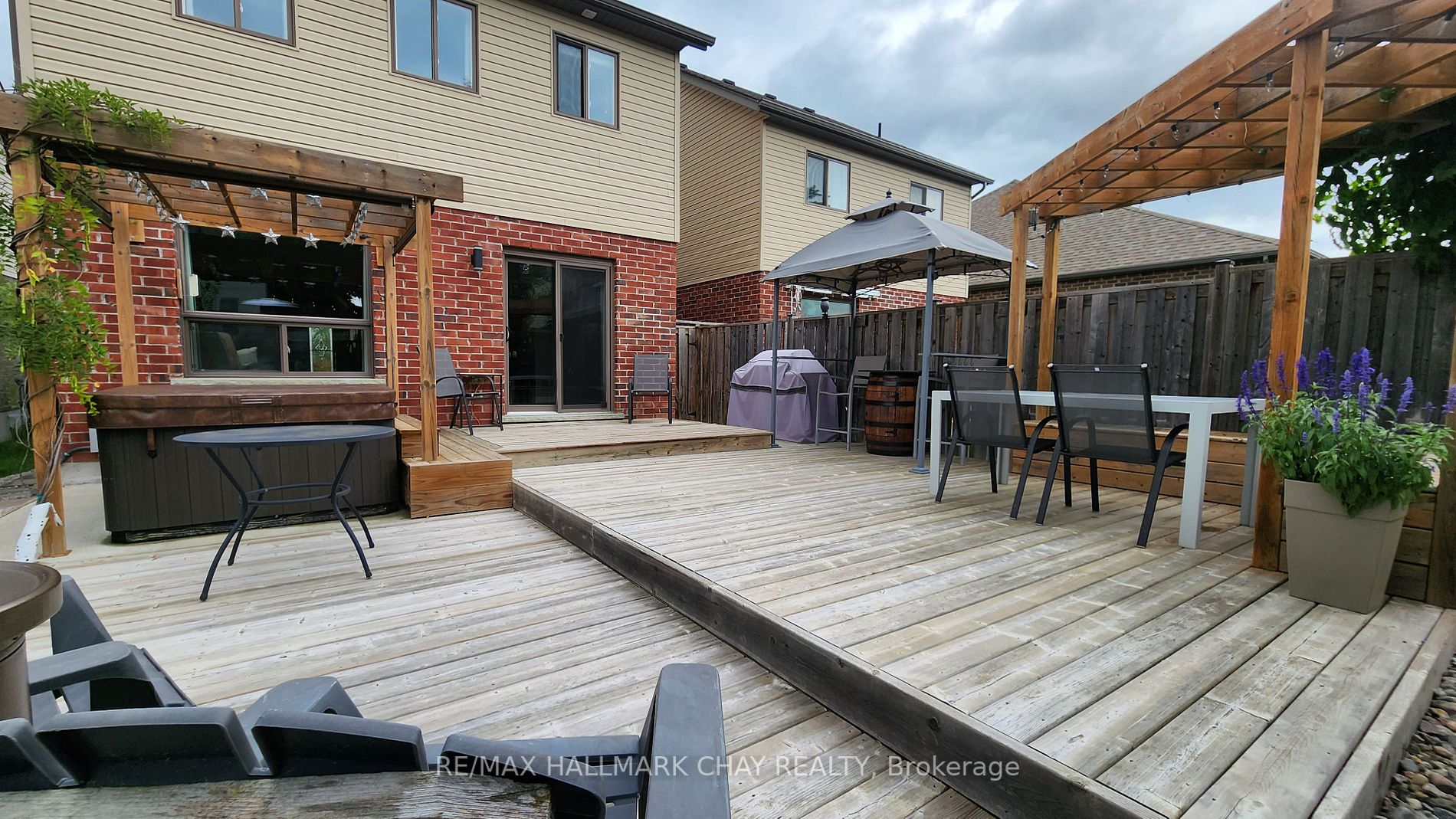 126 Banting Cres