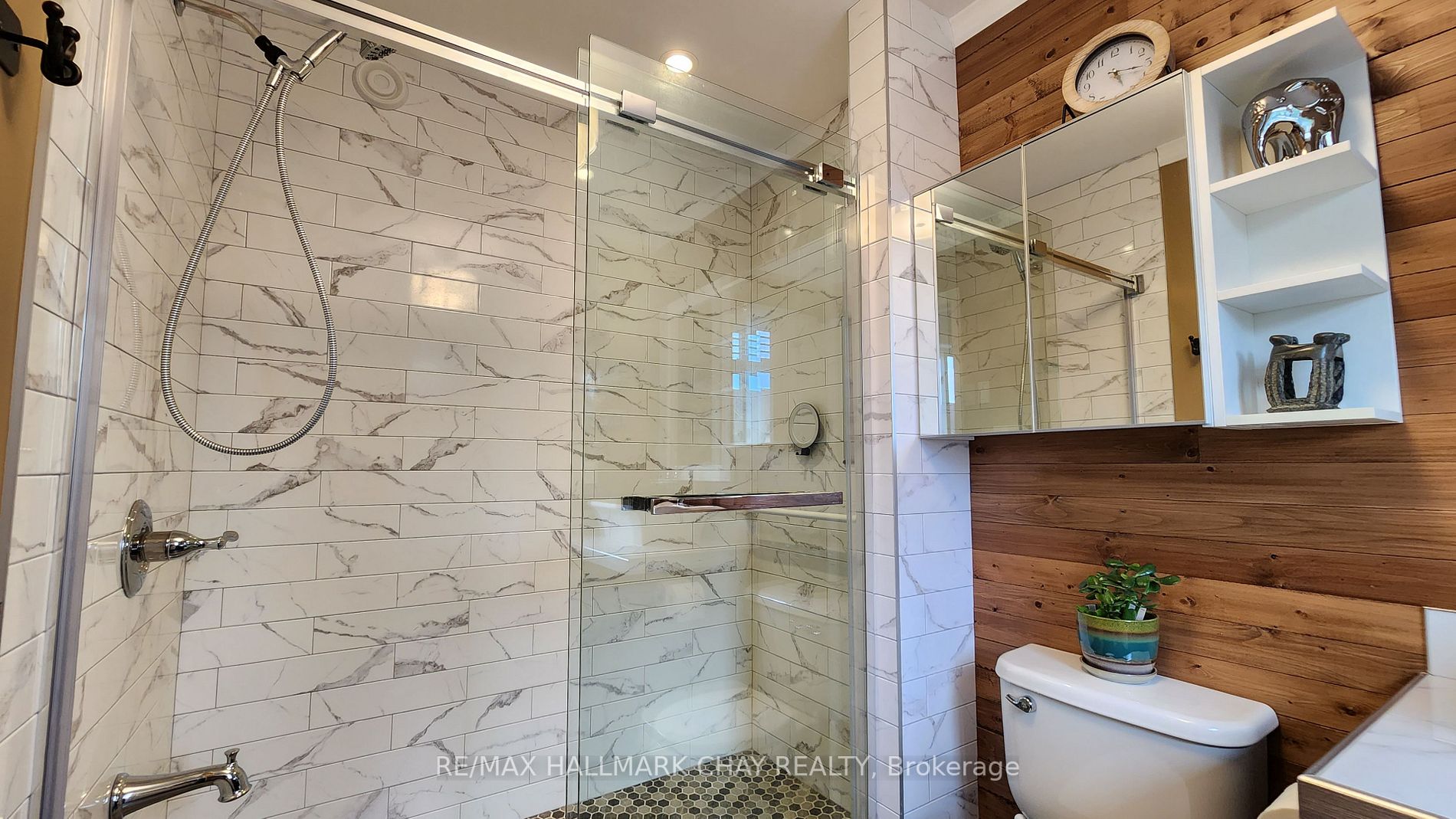 126 Banting Cres