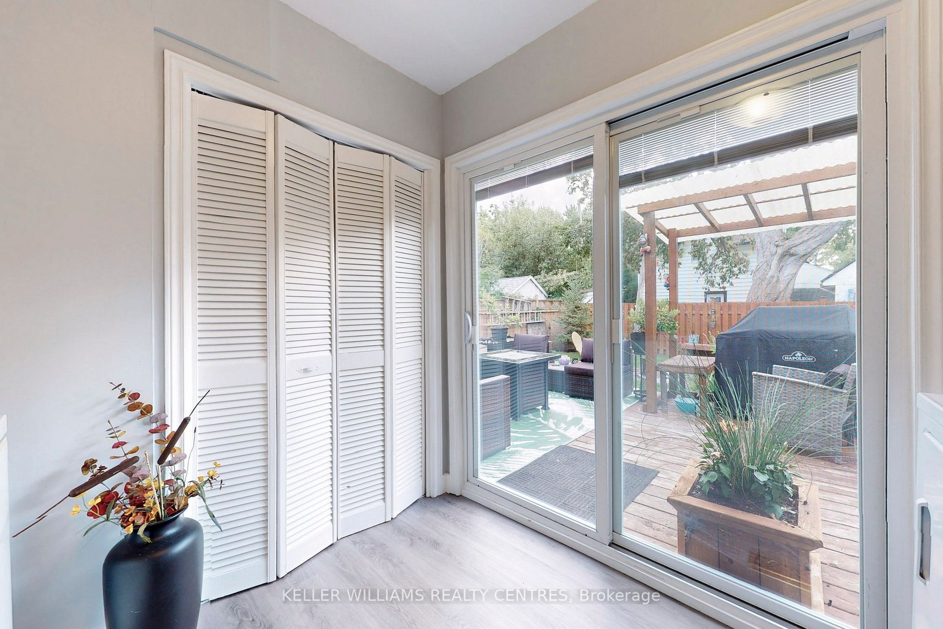 22 Ravenswood Drive