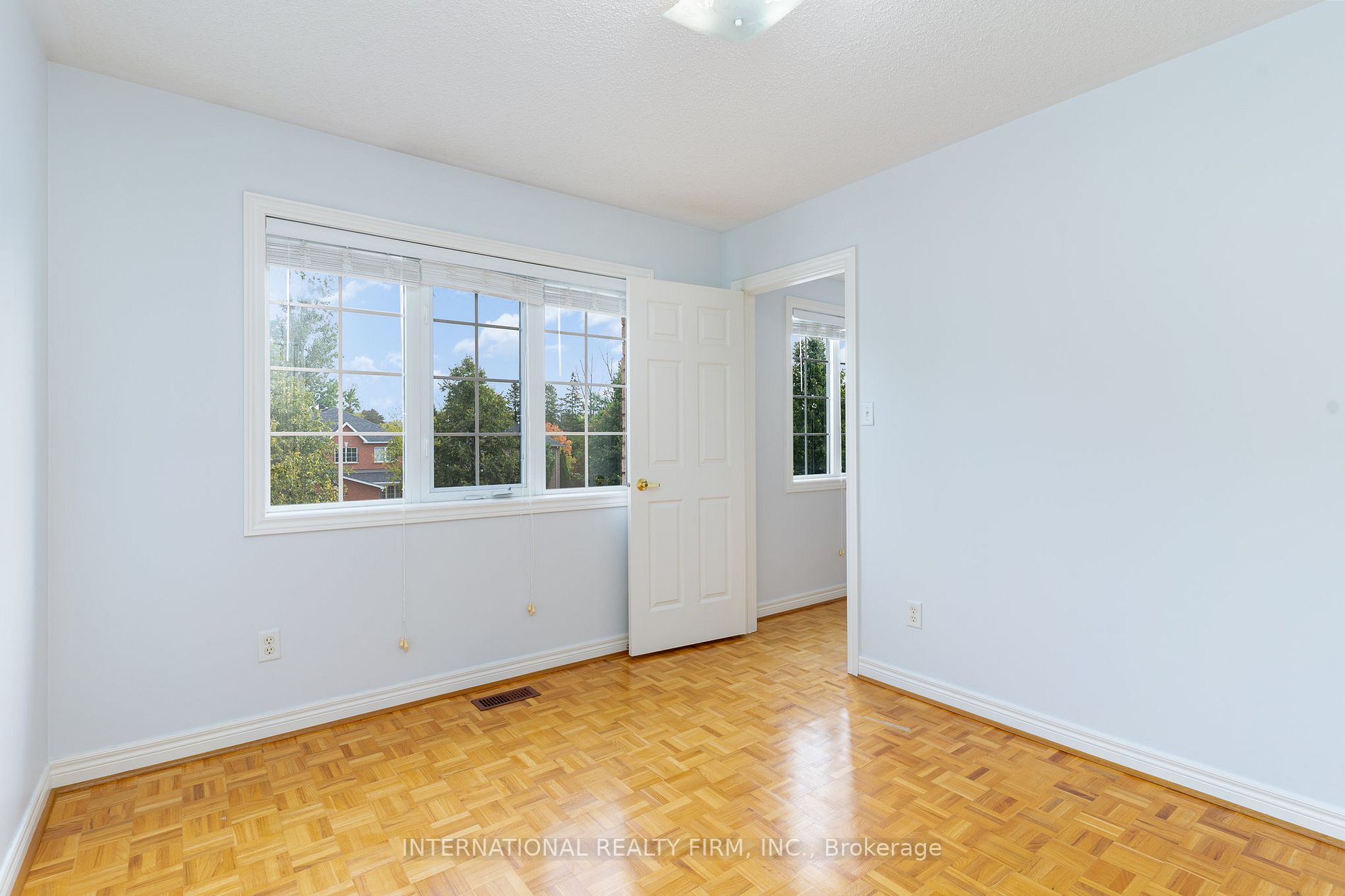 12 Giotto Cres