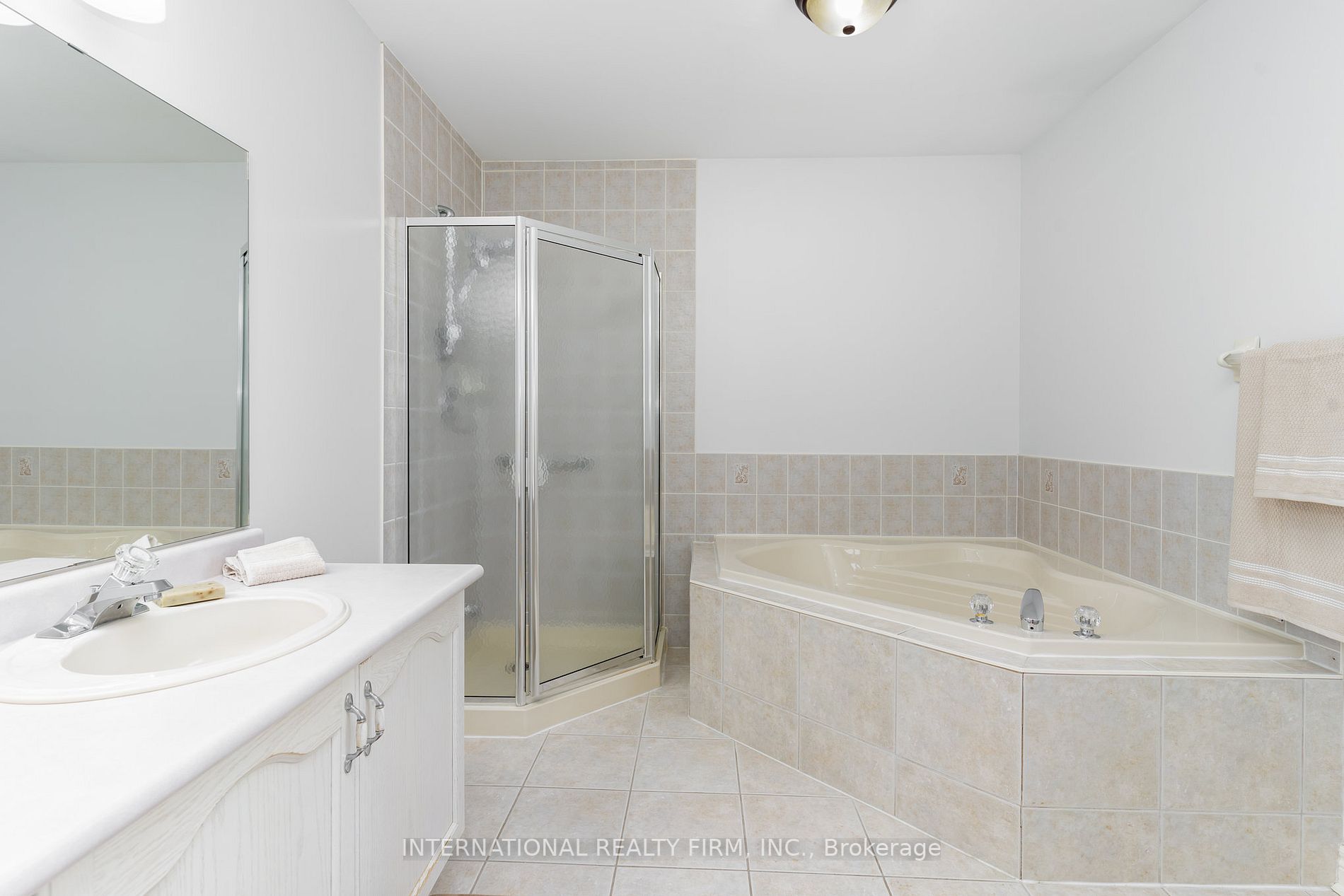 12 Giotto Cres