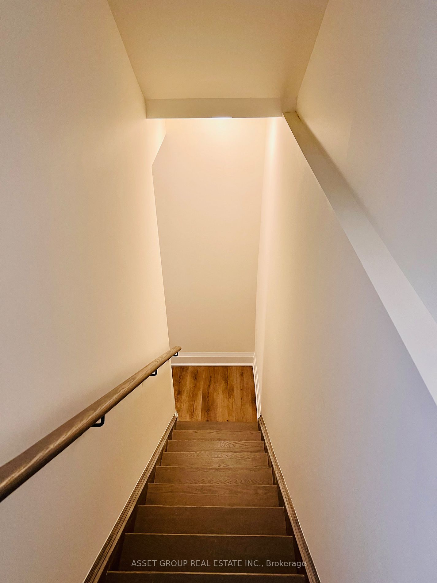 594 Kleinburg Smt Way S