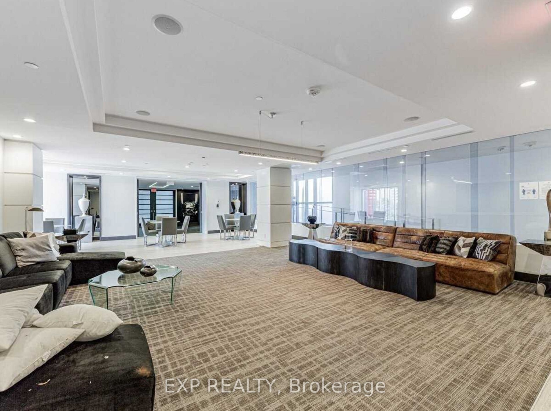 9471 Yonge Street, #213