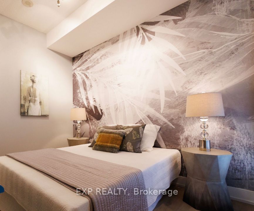 9471 Yonge Street, #213