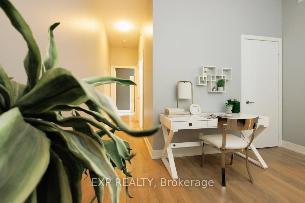 9471 Yonge Street, #213