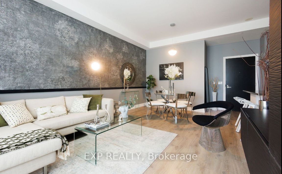 9471 Yonge Street, #213
