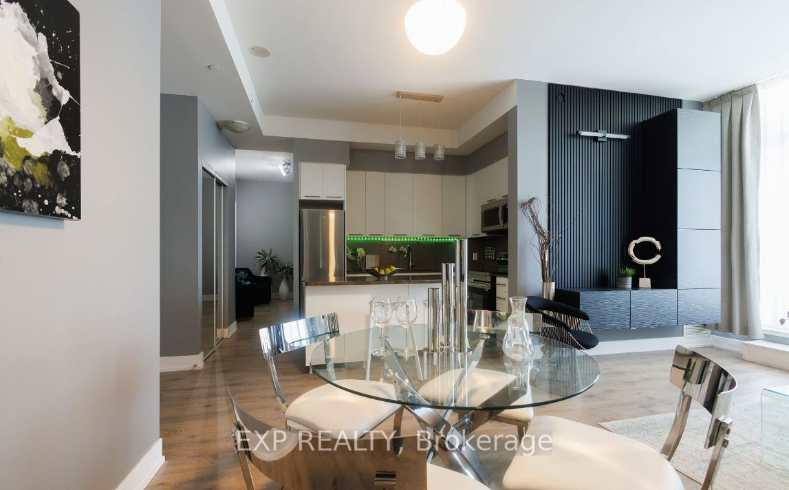 9471 Yonge Street, #213