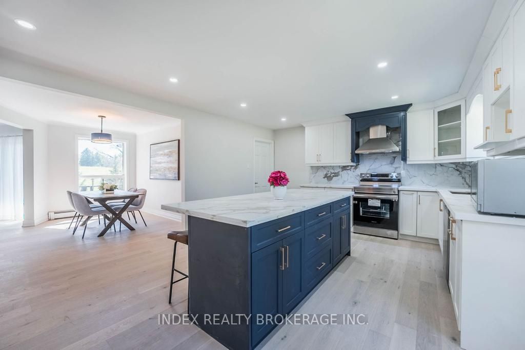 15295 11th Concession