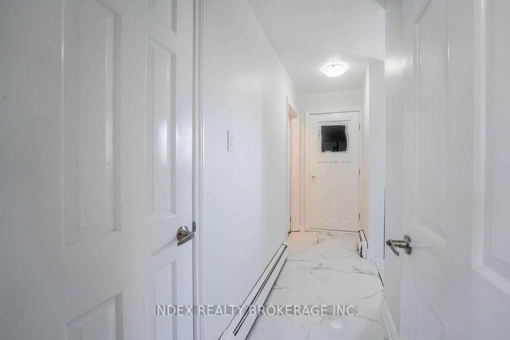 15295 11th Concession