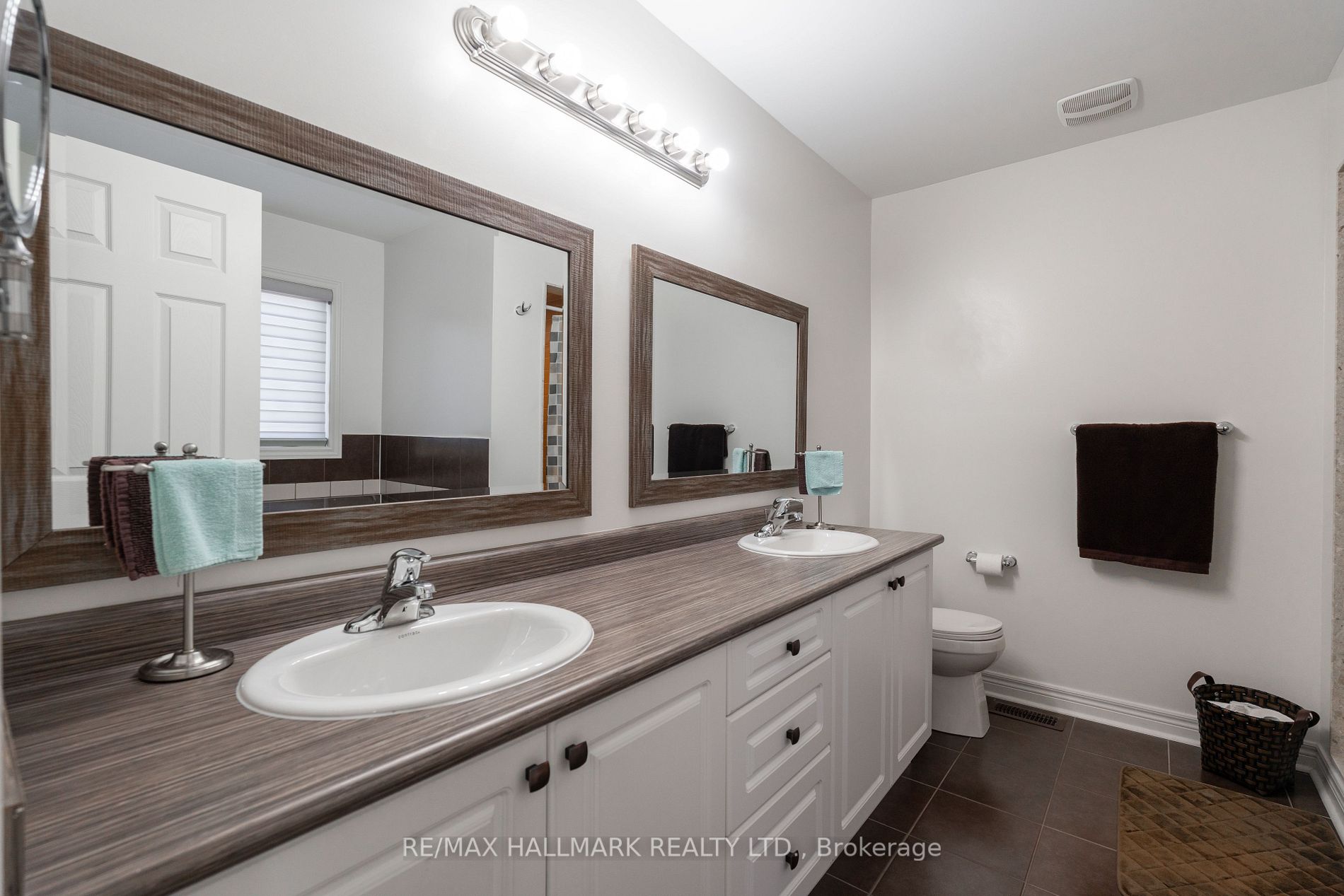 133 Sharpe Cres