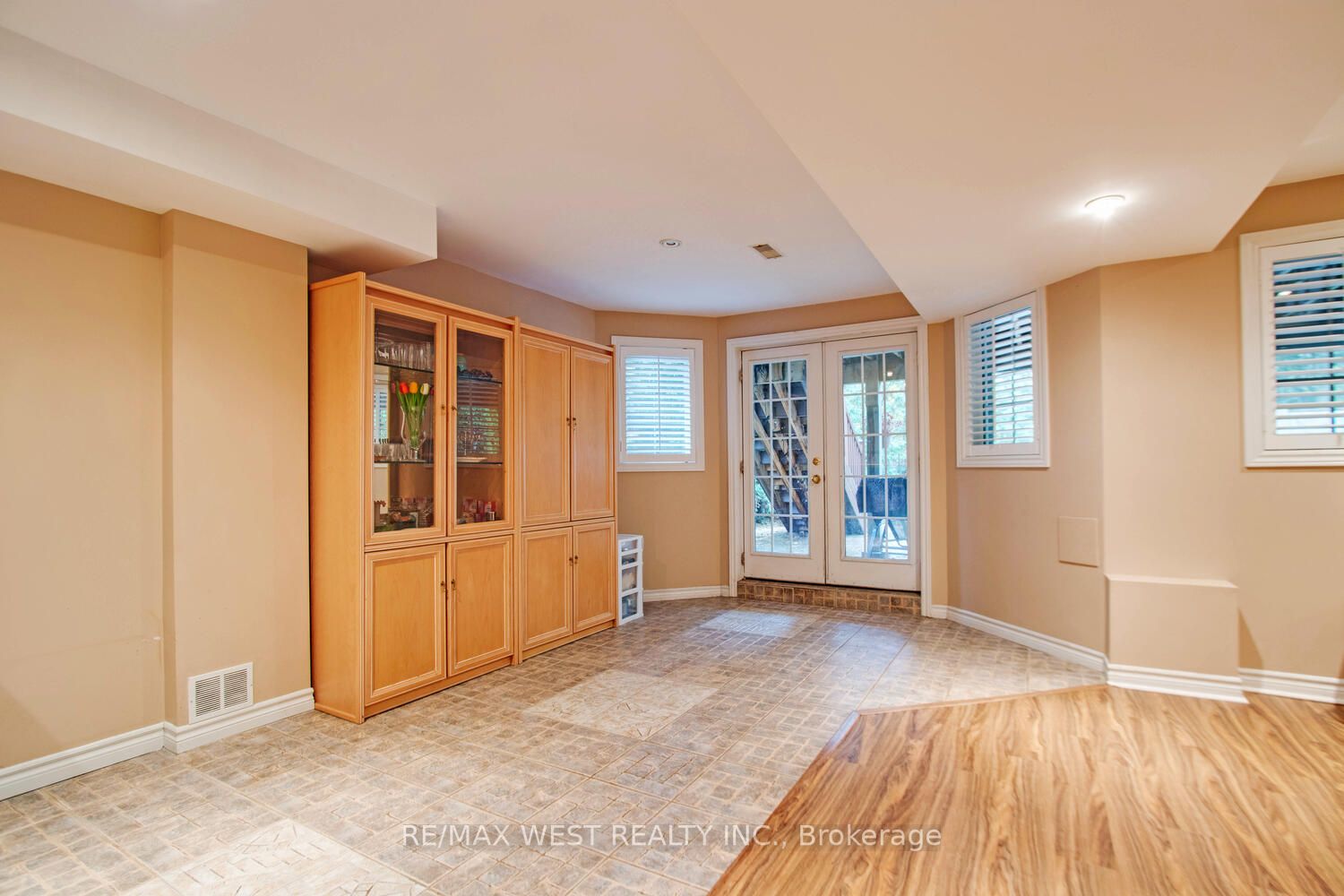 287 Apple Blossom Dr