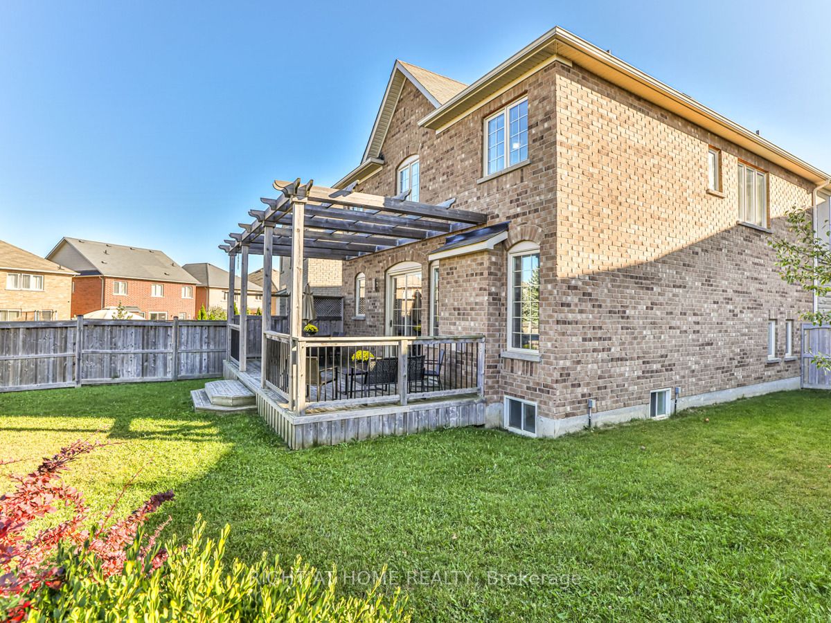 50 Mansard Dr