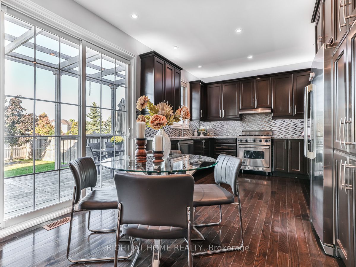 50 Mansard Dr
