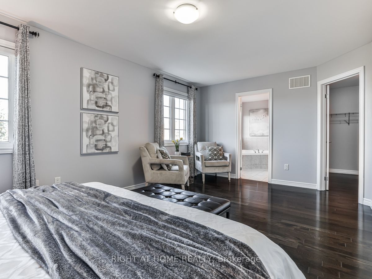 50 Mansard Dr