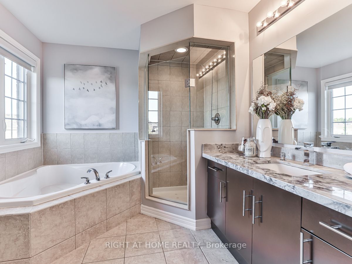 50 Mansard Dr