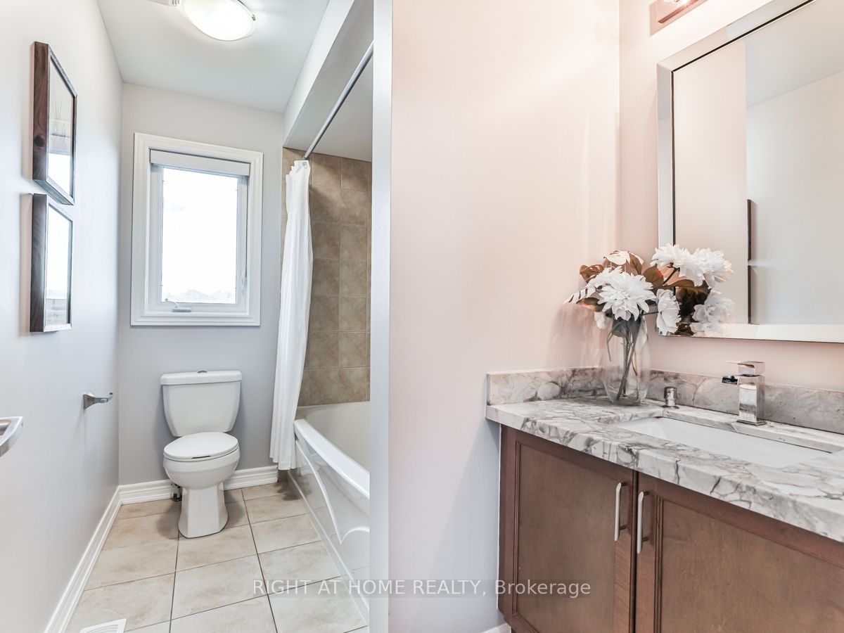 50 Mansard Dr