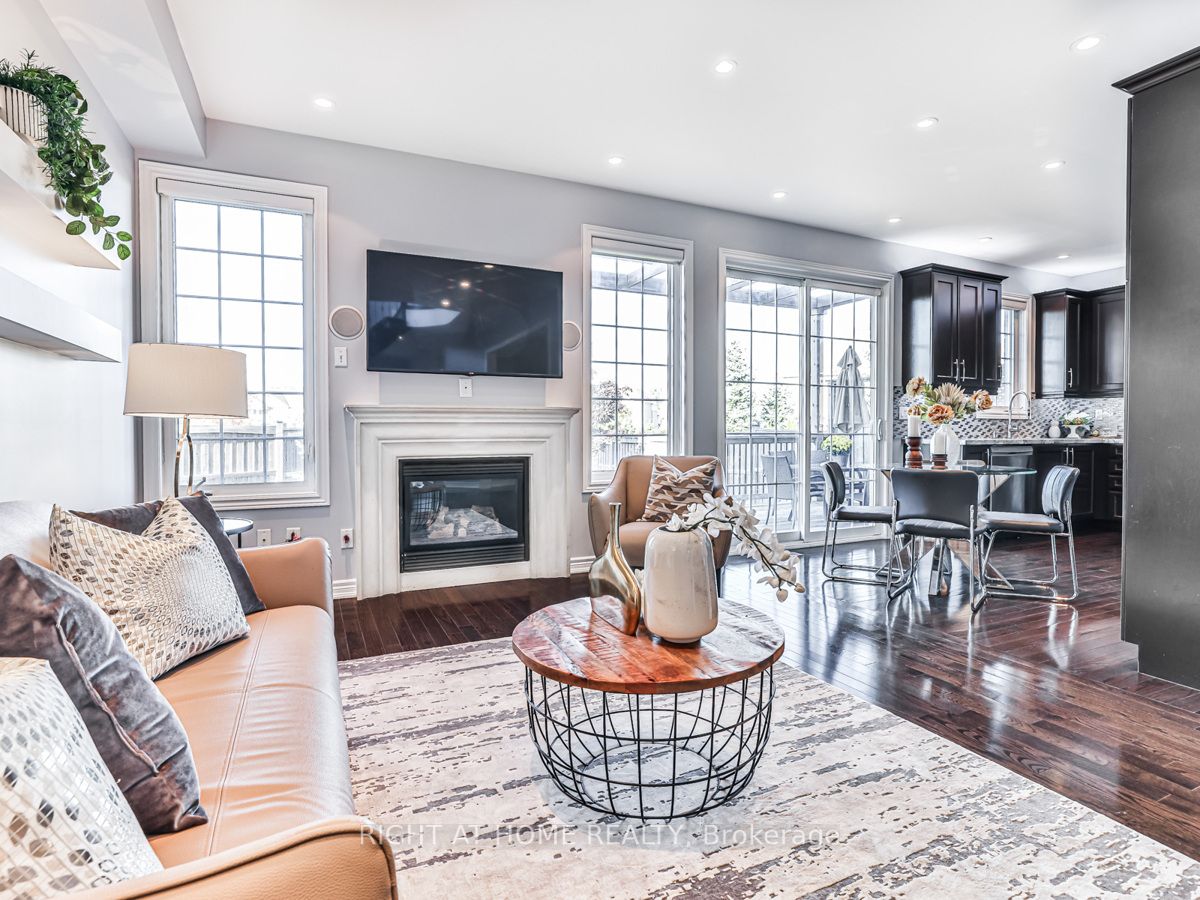 50 Mansard Dr