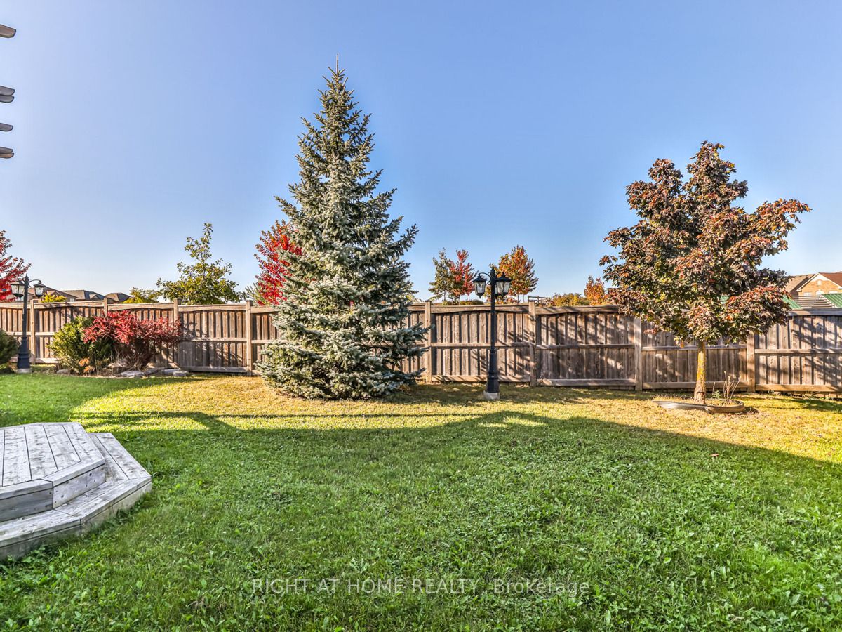 50 Mansard Dr