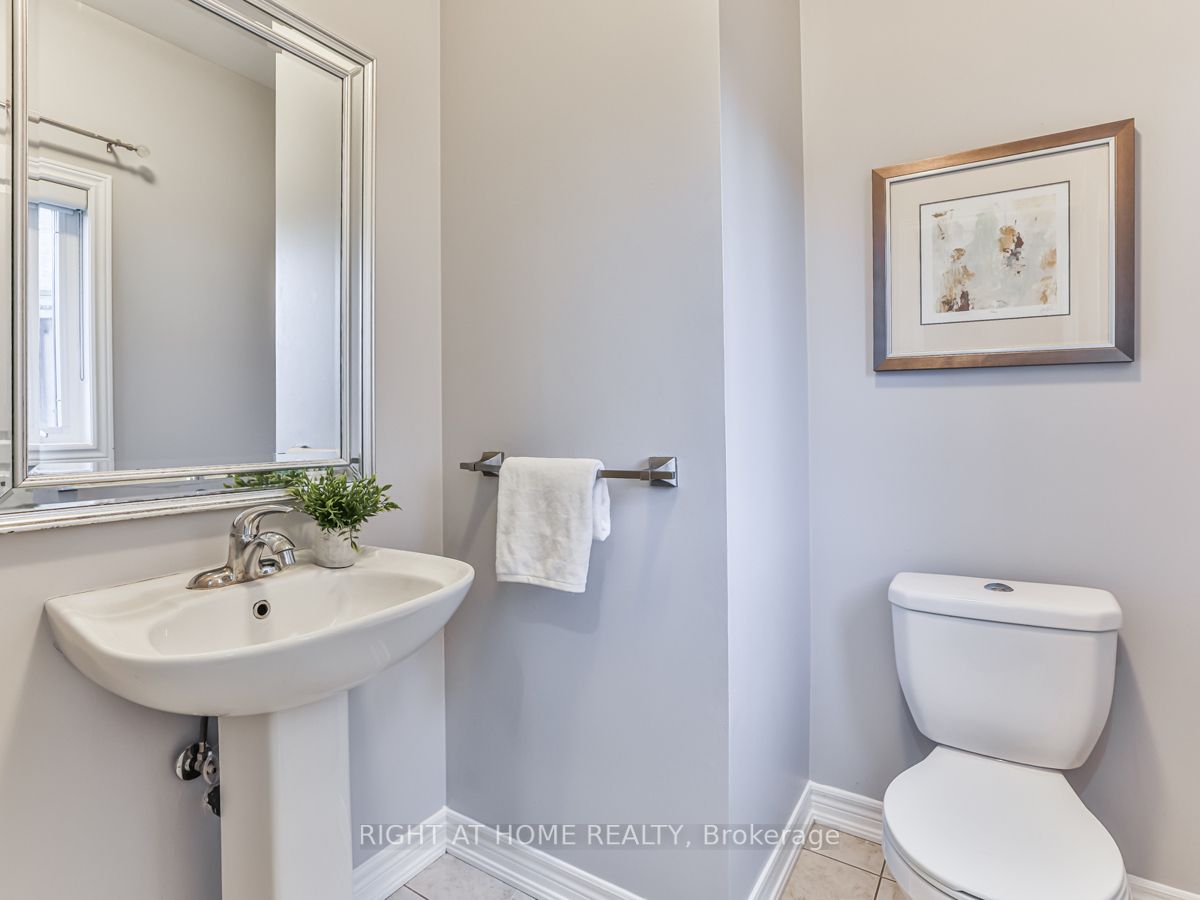 50 Mansard Dr