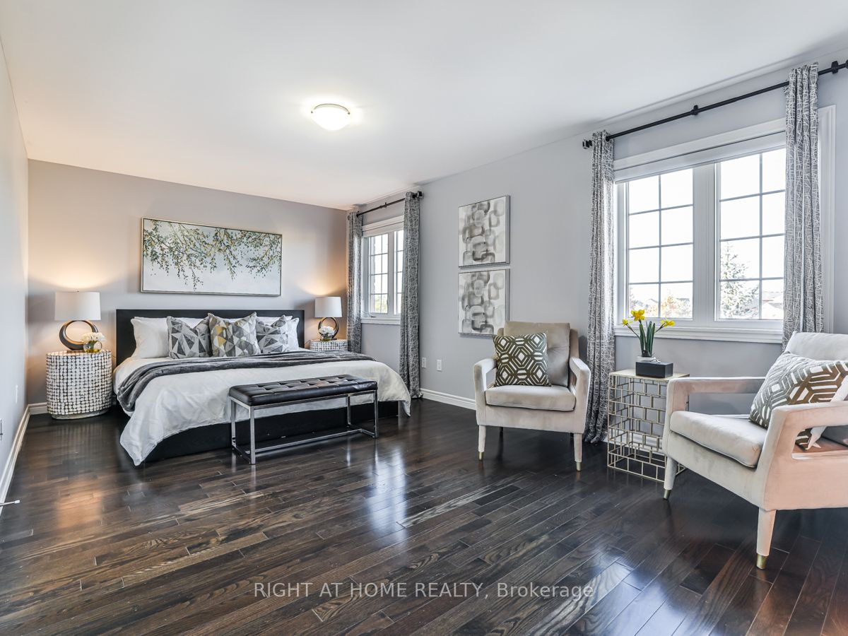 50 Mansard Dr