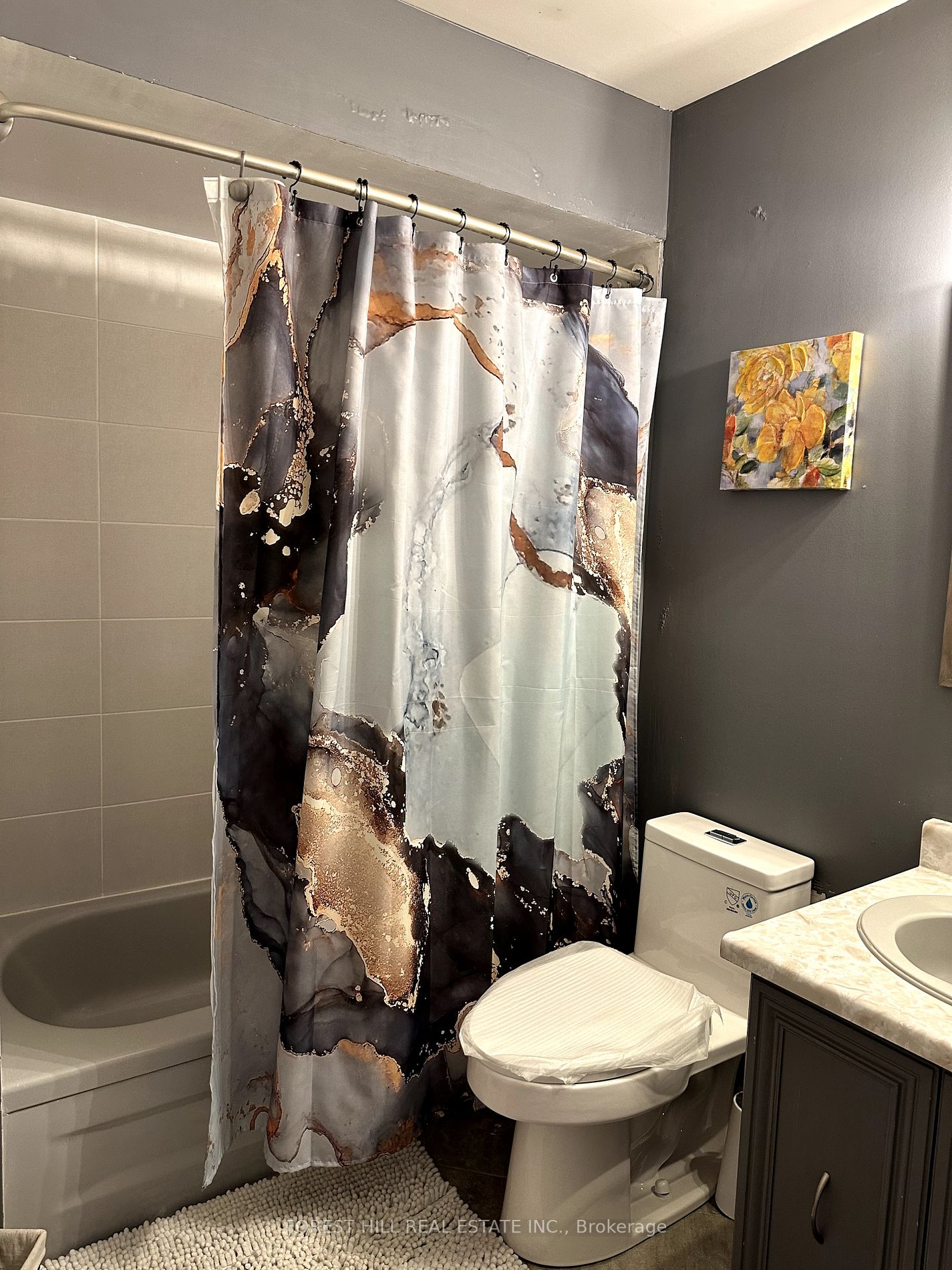 393 Pickering Cres
