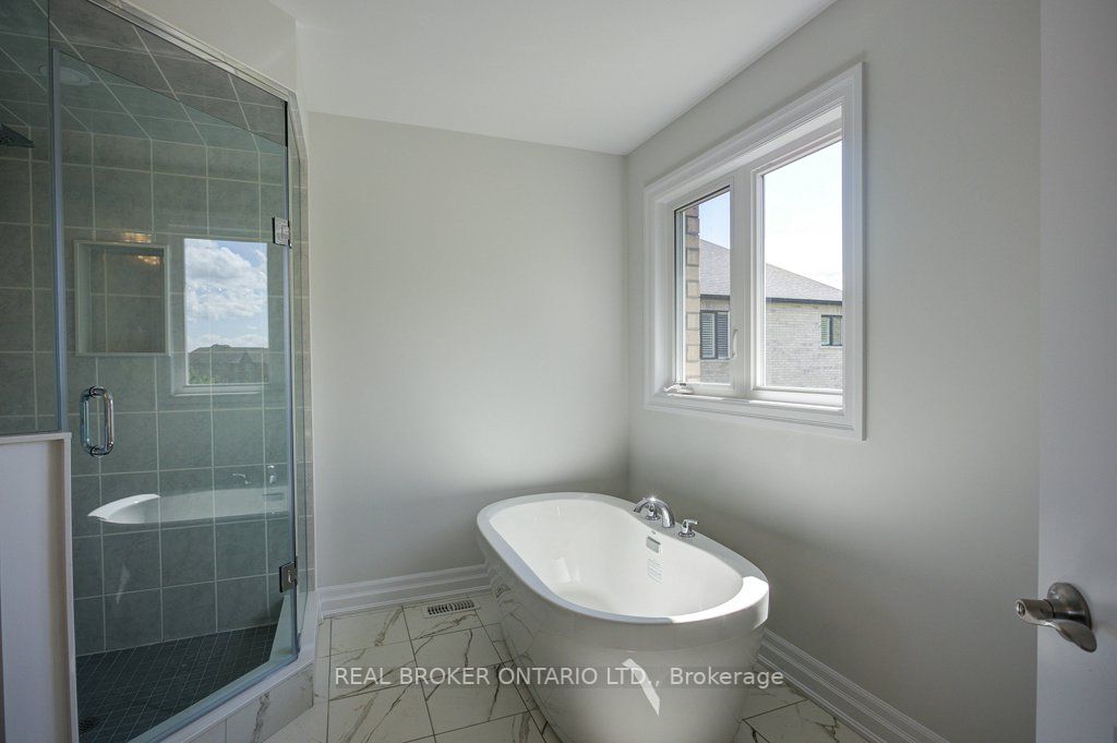 1546 Stovell Cres N
