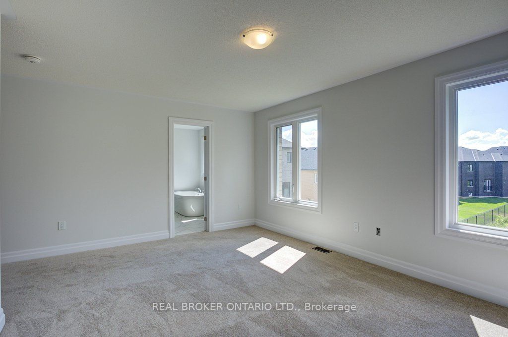 1546 Stovell Cres N