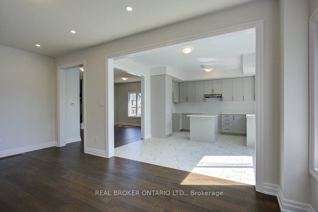 1546 Stovell Cres N
