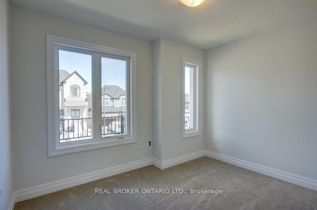 1546 Stovell Cres N