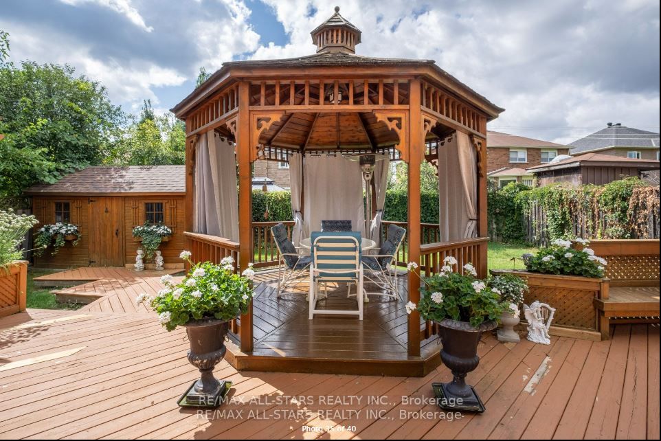 6 Lincoln Pl