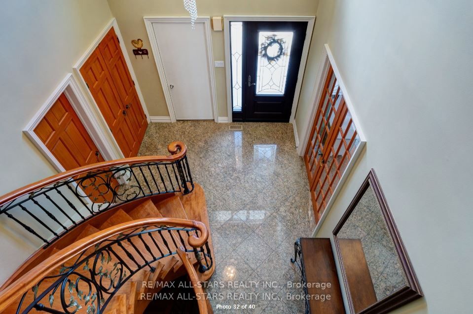 6 Lincoln Pl