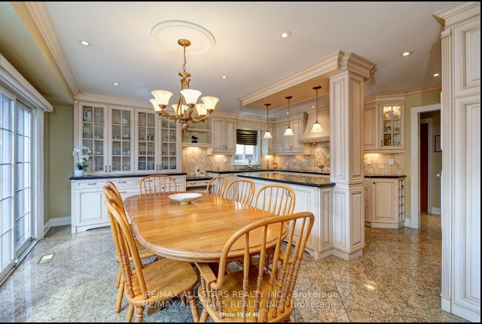 6 Lincoln Pl