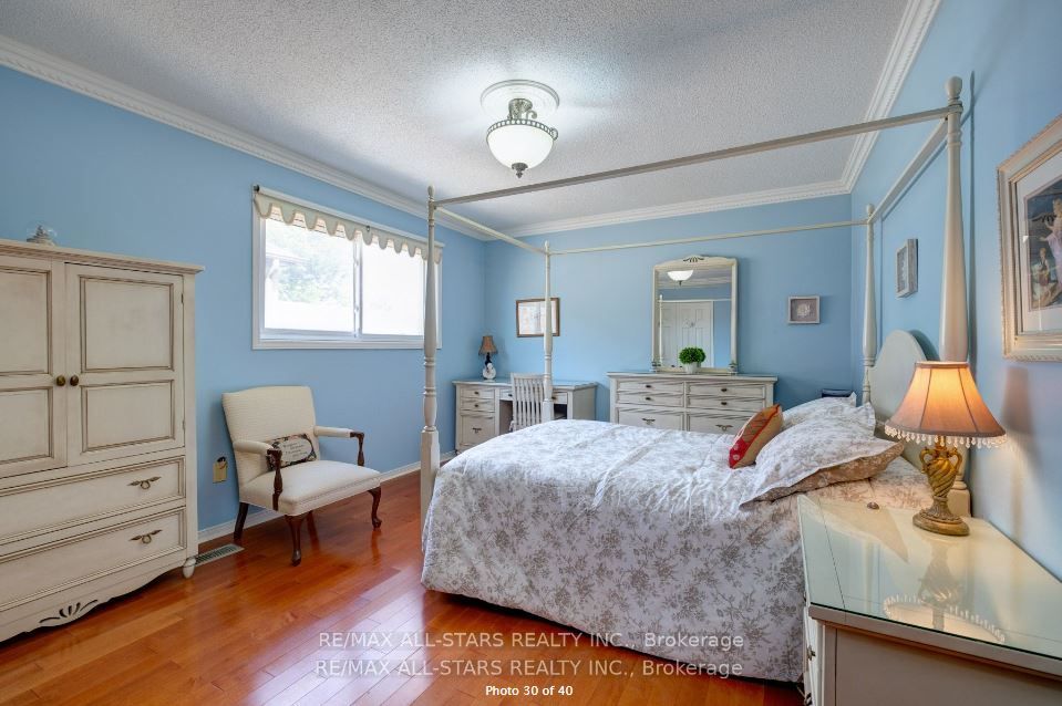 6 Lincoln Pl