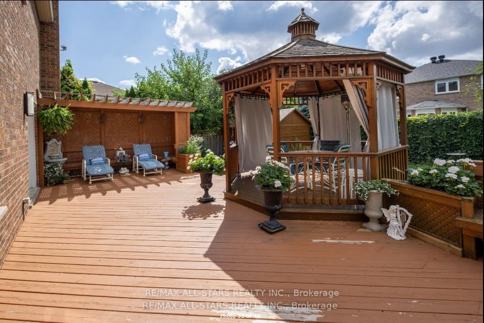 6 Lincoln Pl