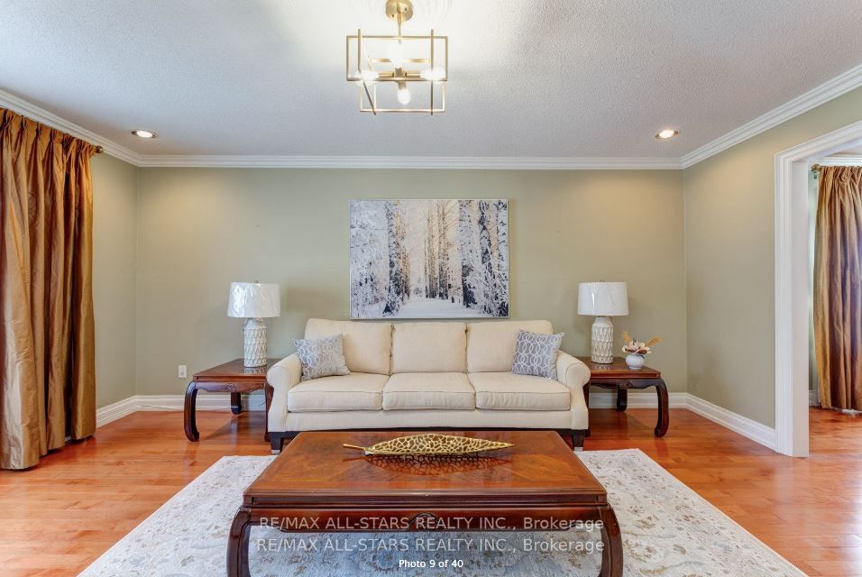 6 Lincoln Pl