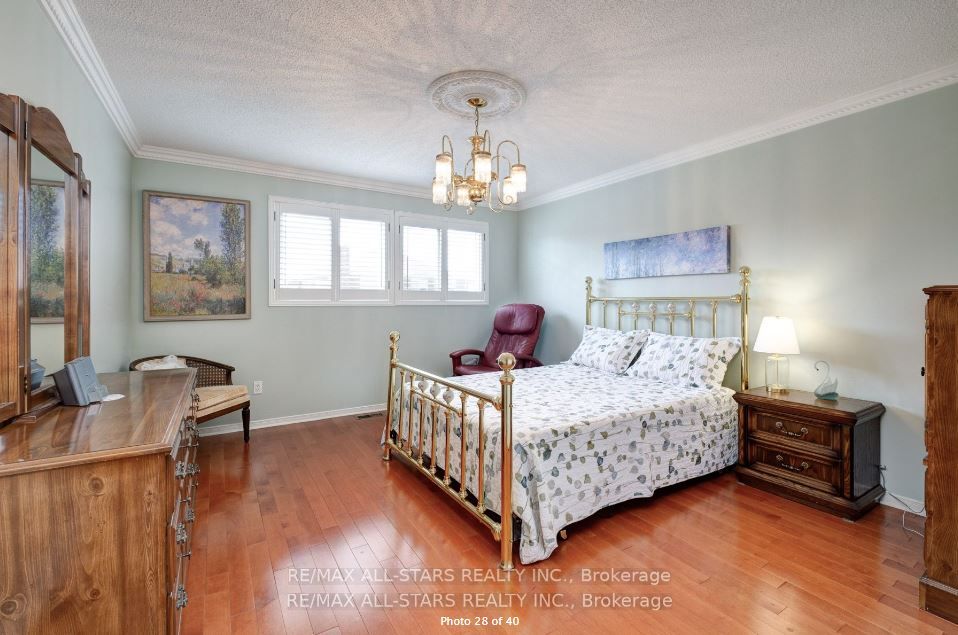 6 Lincoln Pl