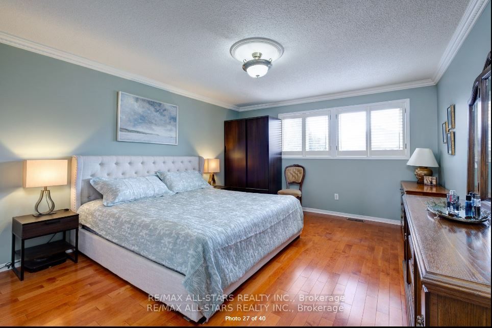 6 Lincoln Pl