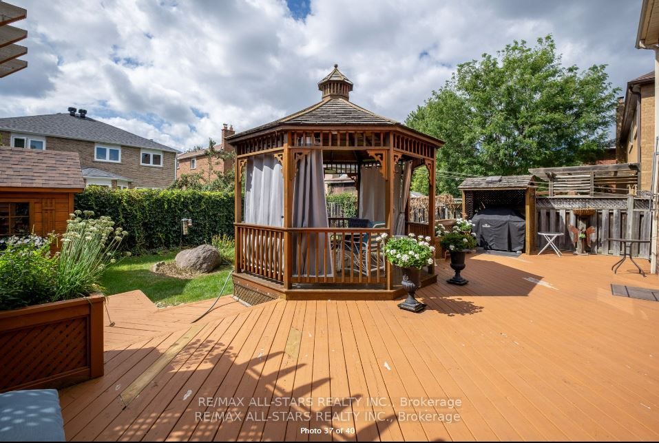 6 Lincoln Pl