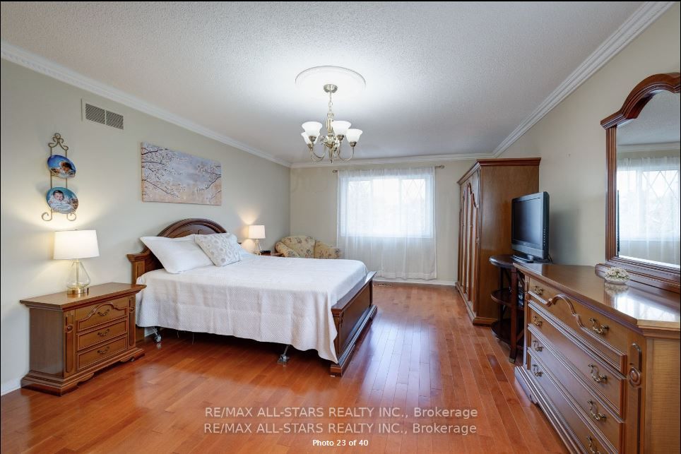 6 Lincoln Pl