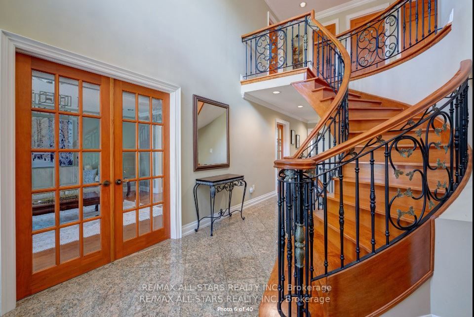 6 Lincoln Pl
